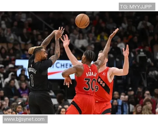 湖人对决篮网精彩回顾10月12日赛场上的激烈碰撞与精彩瞬间 湖人对决篮网精彩回顾10月12日赛场上的激烈碰撞与精彩瞬间