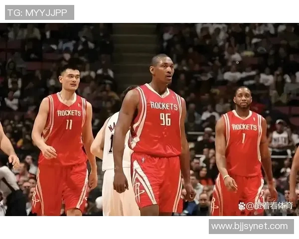 姚明与拜纳姆的巅峰对决：篮球巨星之间的精彩较量与传奇故事