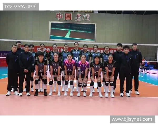 八一女排迎战福建队力争主场胜利展现团队风采 八一女排迎战福建队力争主场胜利展现团队风采