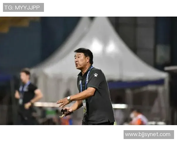 天山雪豹迎战广州恒大力争胜利展现球队实力与斗志 天山雪豹迎战广州恒大力争胜利展现球队实力与斗志