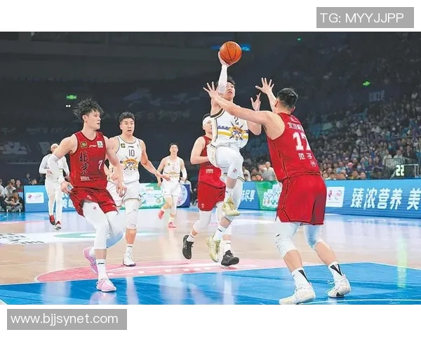 辽宁男篮迎战北京北控决战CBA季后赛争夺激烈展现篮球魅力 辽宁男篮迎战北京北控决战CBA季后赛争夺激烈展现篮球魅力